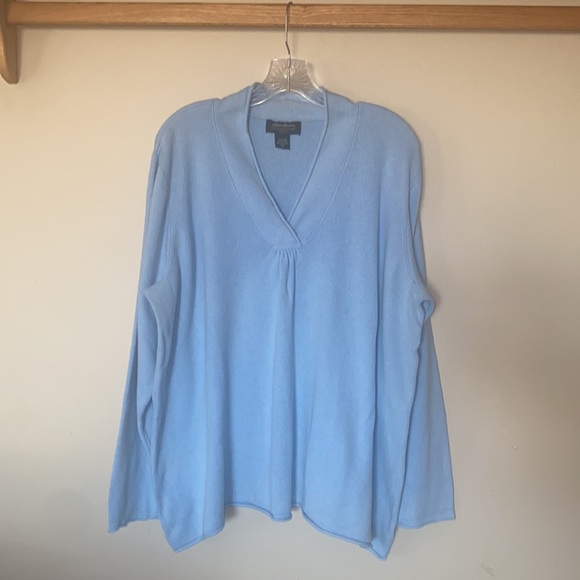 Eddie Bauer, plus size 2X, pale blue, v-neck sweater - Picture 2 of 6
